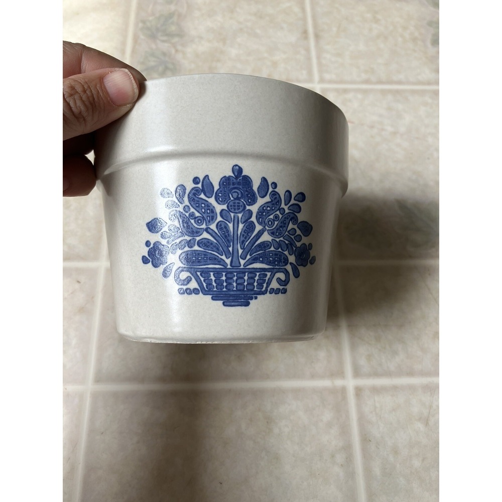Pfaltzgraff Yorktowne‎ Stoneware FTD 1982 Planter/Flower Pot